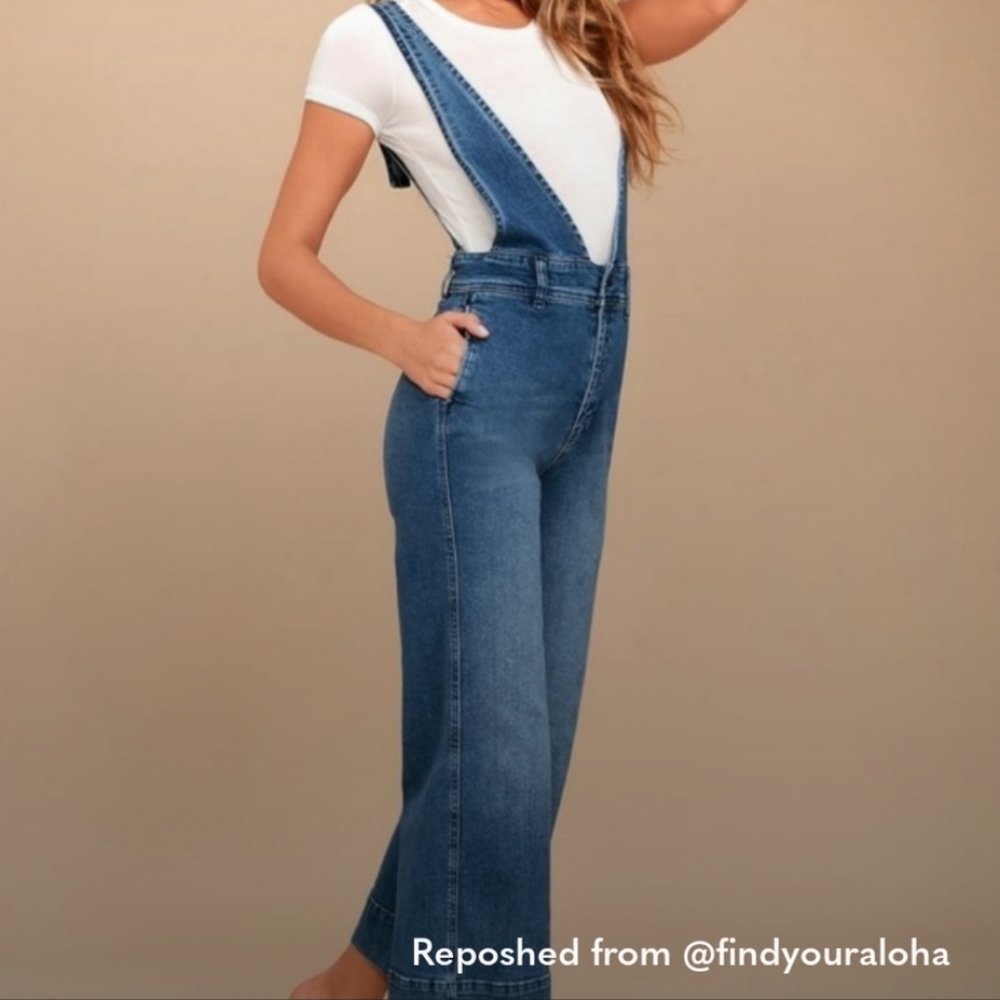 Free People A-line Medium Wash Wide Leg Overalls size 4